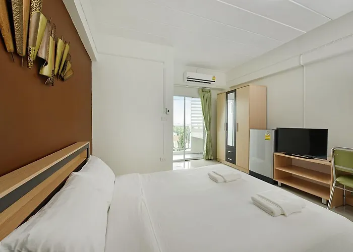 B32 Aparthotel