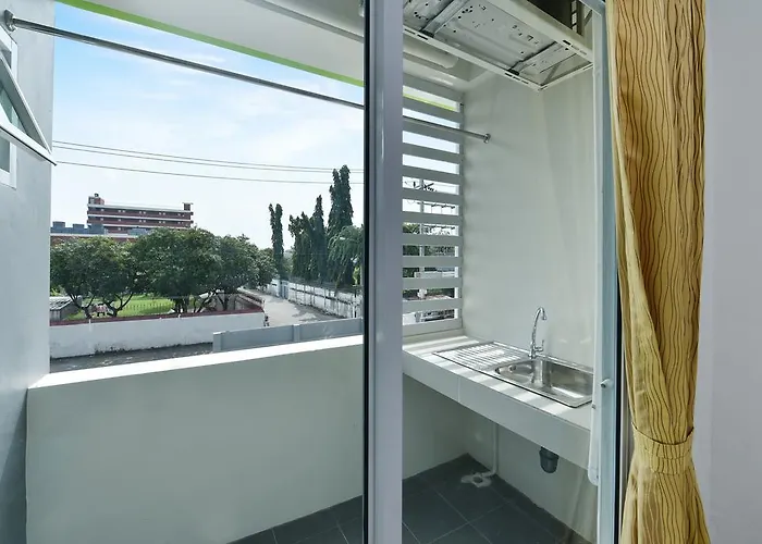 B32 Aparthotel