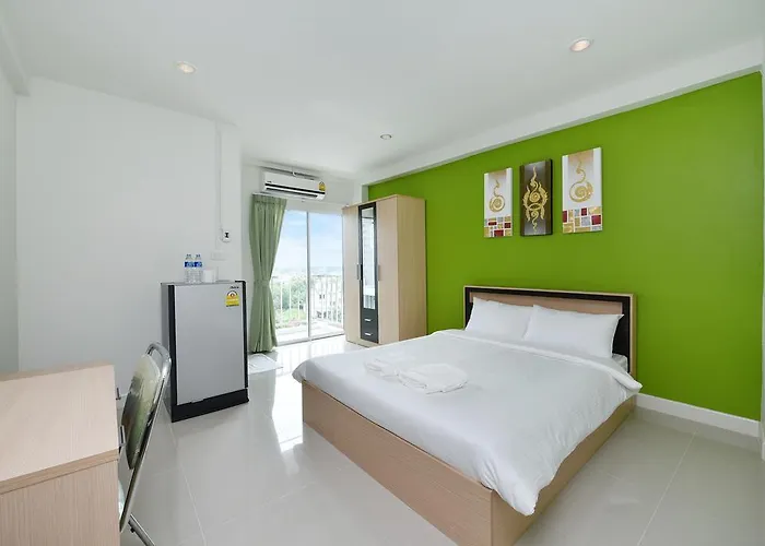 B32 Aparthotel 3*