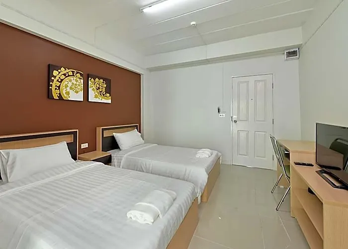 B32 Aparthotel 3*