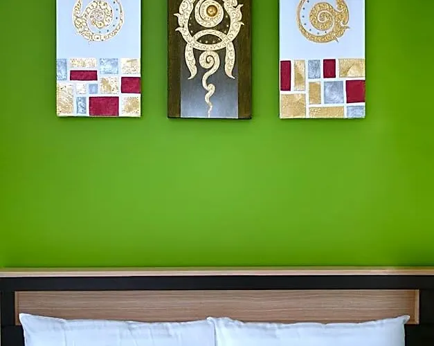 Aparthotel B32 3*