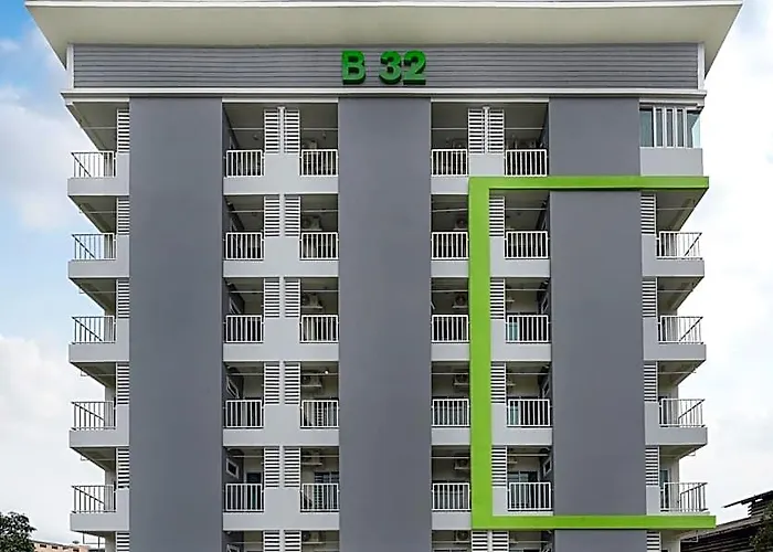B32 Aparthotel