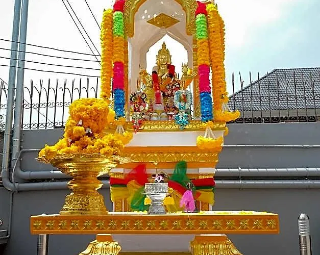 B32 3* Bangkok